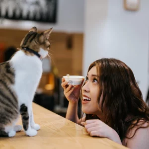 咩事歌詞 | Serrini